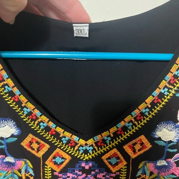 Black Embroidered V-Neck Women's Top with Multicolor Floral Detail - Picture 2 of 3